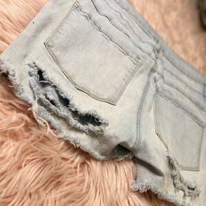 size 4 Refuge distressed ripped jean shorts